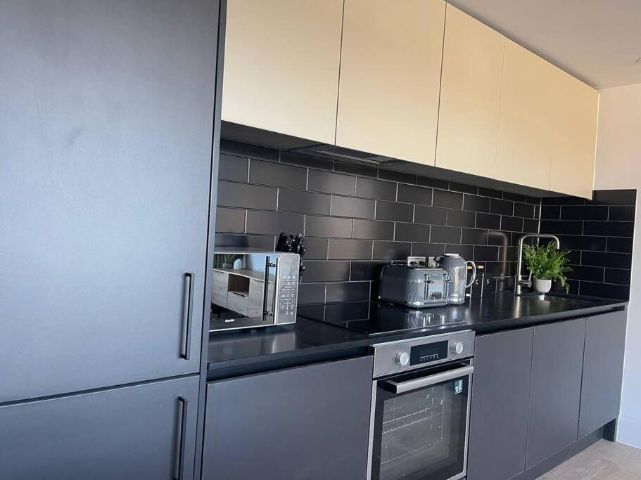 Trendy Apartment In Cardiff Free Parking Kültér fotó