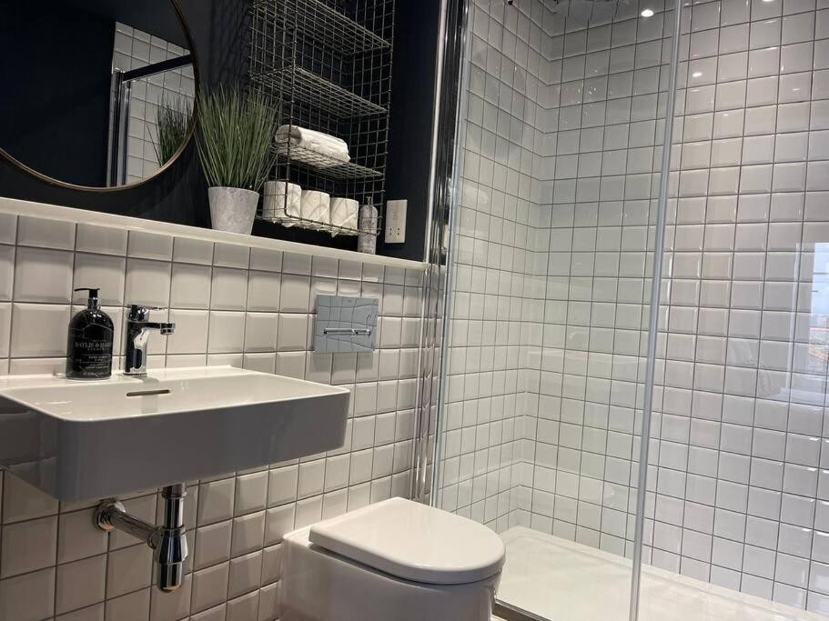 Trendy Apartment In Cardiff Free Parking Kültér fotó